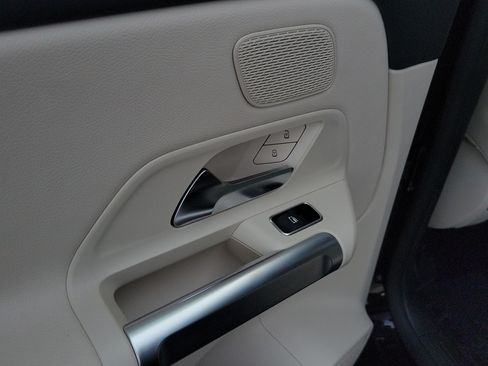 Certified 2026 Mercedes-Benz GLB 250 image 11