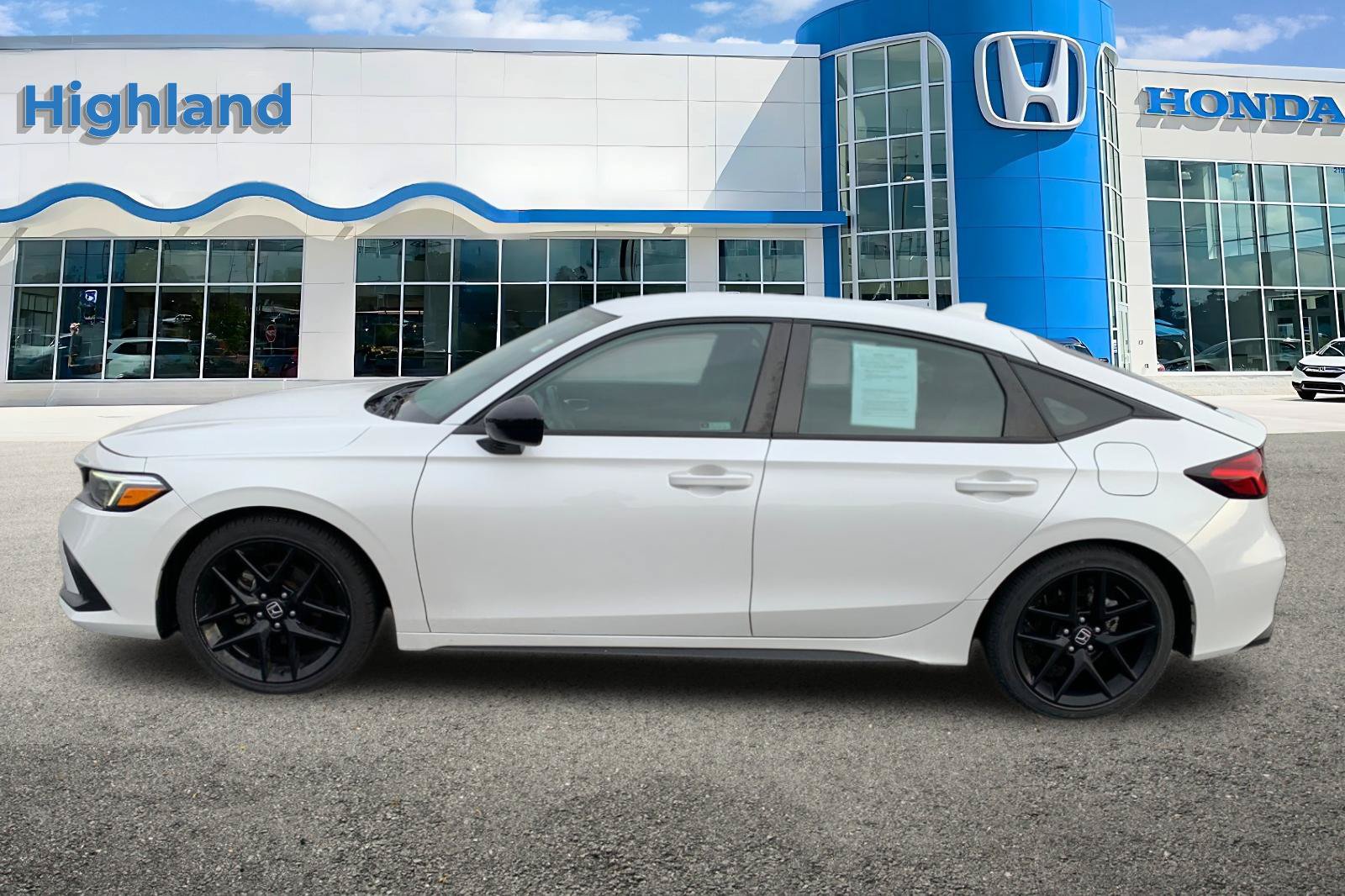 Used 2023 Honda Civic Sport image 2