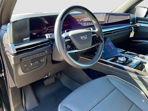 New 2026 Cadillac Escalade ESV Luxury w/ LPO, Radiant Package image 9
