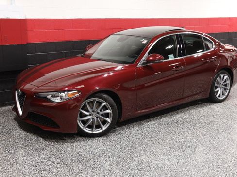 Used 2017 Alfa Romeo Giulia w/ Cold Weather Package RWD image 19