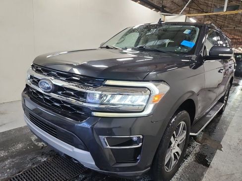 Used 2023 Ford Expedition Limited image 2