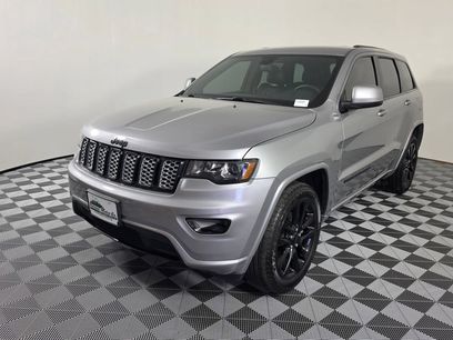 Used 2017 Jeep Grand Cherokee Altitude