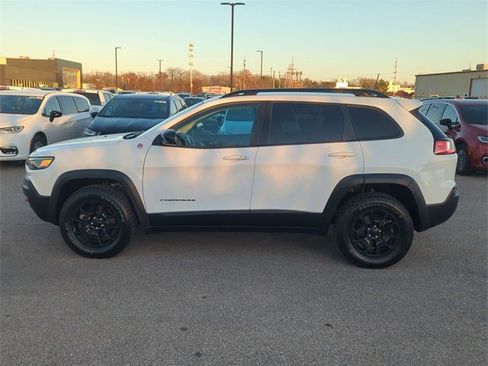 Used 2022 Jeep Cherokee Trailhawk w/ Premium Leather Package image 6