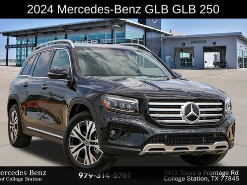 Used 2024 Mercedes-Benz GLB 250 image 1