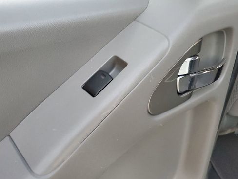 Used 2019 Nissan Frontier SV image 39