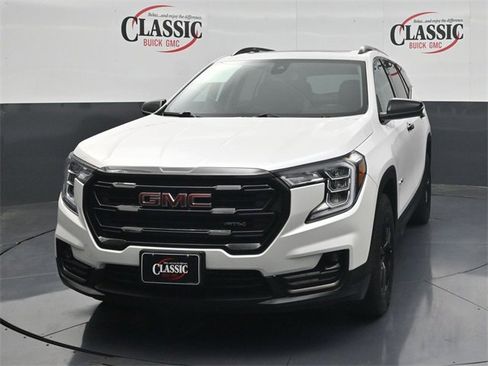 Used 2022 GMC Terrain AT4 w/ Infotainment Package II image 4