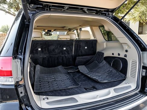 Used 2018 Jeep Grand Cherokee Limited image 60