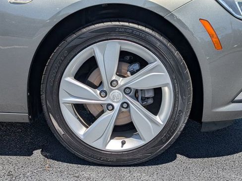 Used 2018 Buick Regal Preferred w/ Driver Confidence Package #1 FWD image 11
