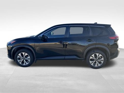 Used 2023 Nissan Rogue SV image 3