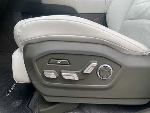 Used 2025 Hyundai Santa Fe Calligraphy image 14