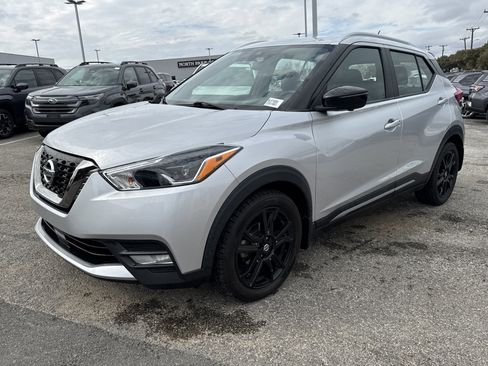 Used 2020 Nissan Kicks SR image 7