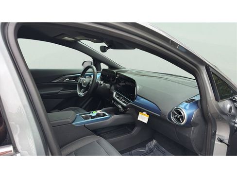 Used 2024 Chevrolet Equinox EV LT w/ LPO, Active Package FWD image 20