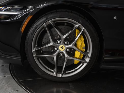 Used 2026 Ferrari Roma Spider RWD image 19