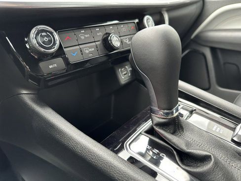 New 2026 Jeep Compass Limited image 28