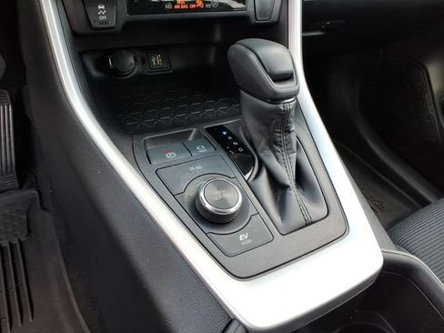 Used 2024 Toyota RAV4 LE AWD/4WD image 26
