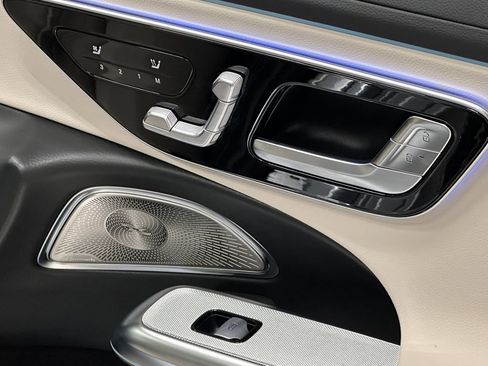 Used 2025 Mercedes-Benz E 350 Sedan image 17