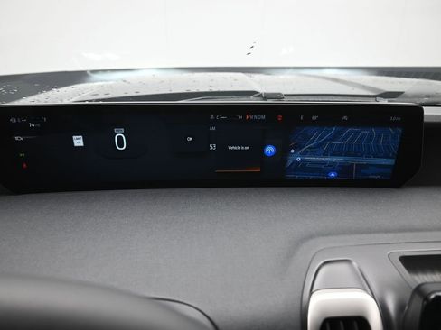 New 2025 Ford Expedition Active image 3