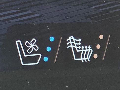 New 2025 Chevrolet Suburban Premier image 15