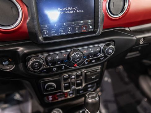 Used 2023 Jeep Wrangler Unlimited Rubicon w/ Dual Top Group AWD/4WD image 27