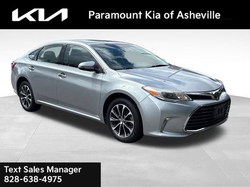 Used 2018 Toyota Avalon XLE FWD image 1