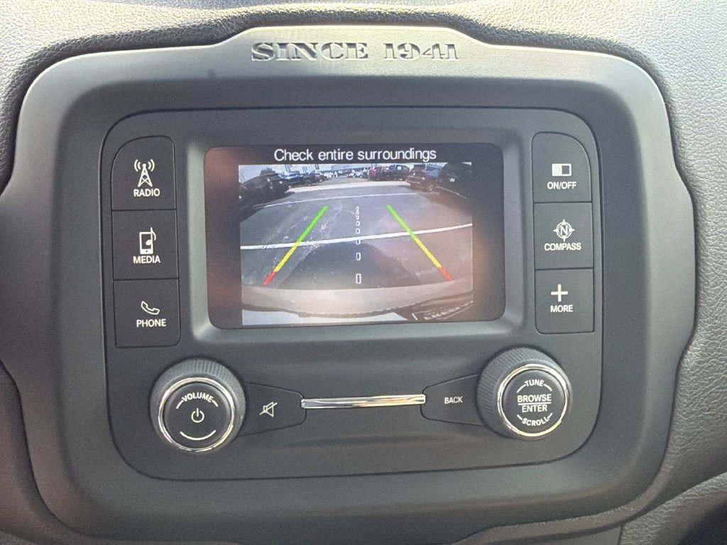 Used 2016 Jeep Renegade Latitude FWD image 30
