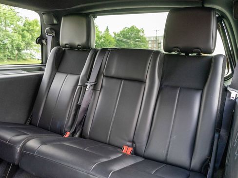 Used 2016 Ford Expedition Limited w/ Equipment Group 301A AWD/4WD image 33