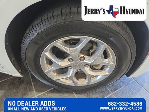 Used 2019 Chrysler Pacifica Limited FWD image 4