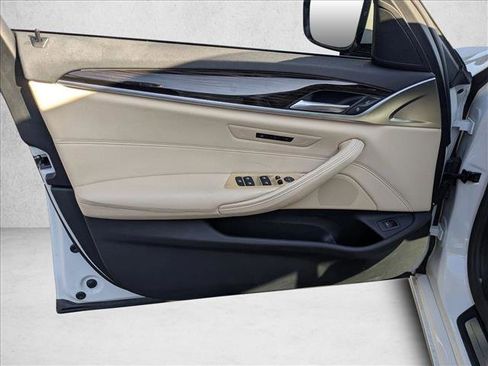 Used 2019 BMW 530i w/ Convenience Package image 11