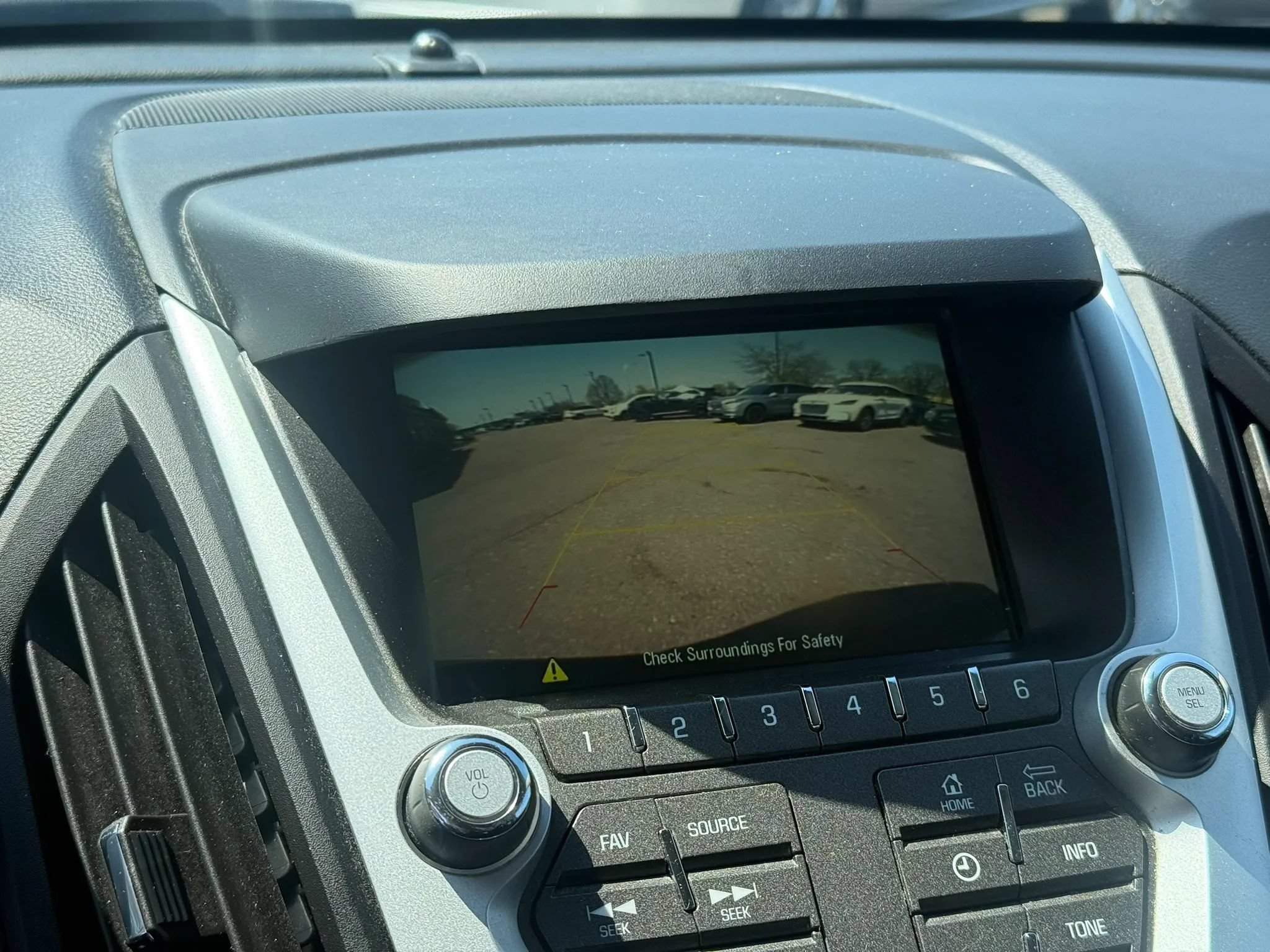 Used 2017 Chevrolet Equinox LT FWD image 21