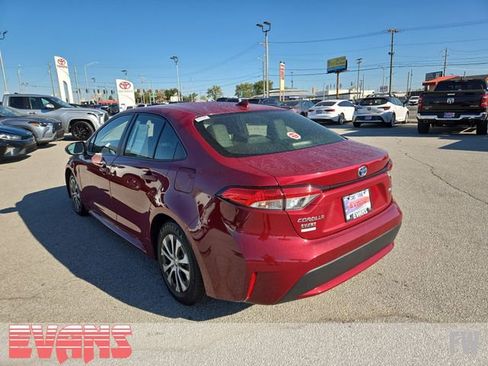 Certified 2022 Toyota Corolla LE image 28
