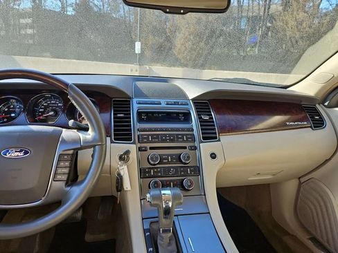 Used 2012 Ford Taurus Limited FWD image 14
