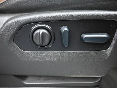 Used 2022 Chevrolet Silverado 2500 High Country w/ Safety Package II image 59