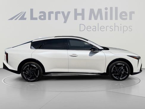 Used 2025 Kia K4 GT-Line w/ GT-Line Premium Package FWD image 6