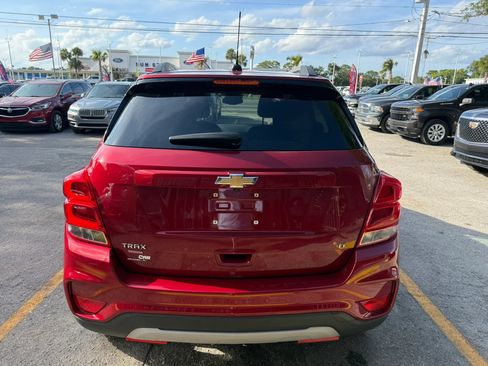 Used 2018 Chevrolet Trax LT w/ LT Convenience Package FWD image 6