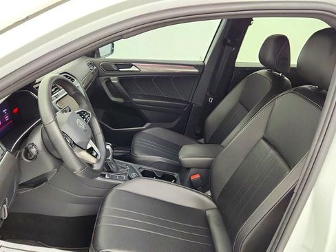 Used 2022 Volkswagen Tiguan SE R-Line AWD/4WD image 19