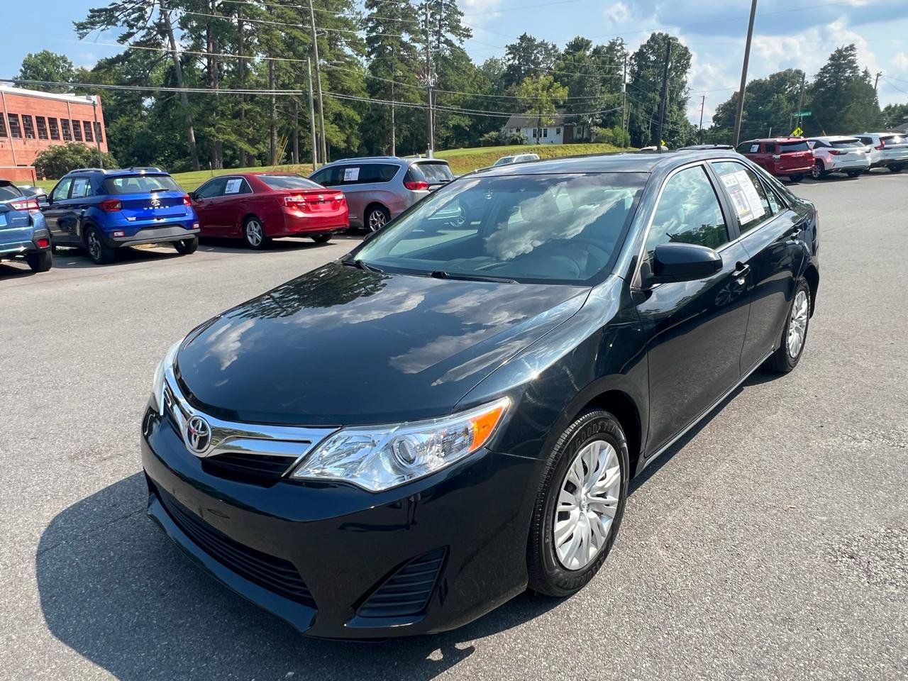 Used 2012 Toyota Camry LE FWD image 1