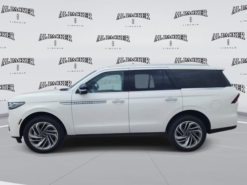 New 2026 Lincoln Navigator Reserve AWD/4WD image 2