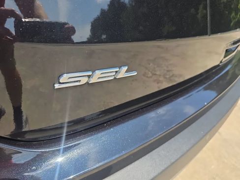 Used 2021 Ford Edge SEL w/ Convenience Package FWD image 11