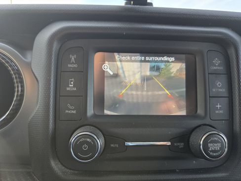 Used 2020 Jeep Gladiator Sport w/ Quick Order Package 24S image 25