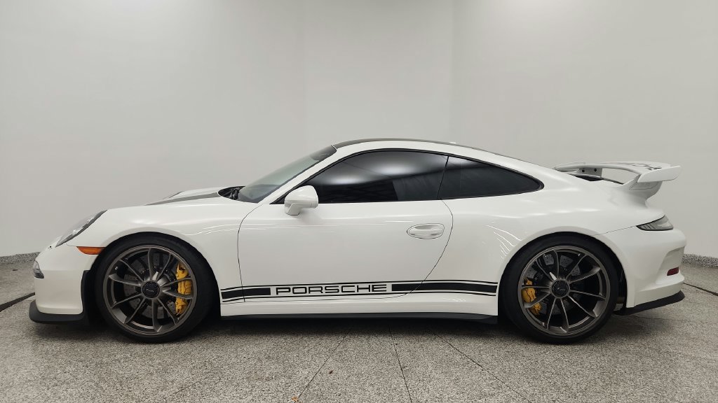 Used 2015 Porsche 911 GT3 RWD image 2