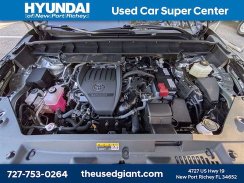 Used 2024 Toyota Highlander LE image 15