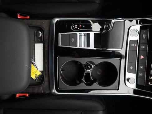 Used 2022 Audi Q7 Premium Plus image 28