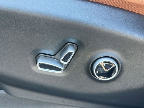 Used 2026 Chrysler Pacifica Pinnacle w/ Trailer Tow Group FWD image 75