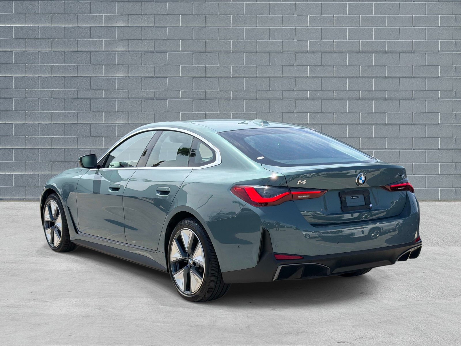 Used 2026 BMW i4 eDrive40 w/ Premium Package RWD image 3