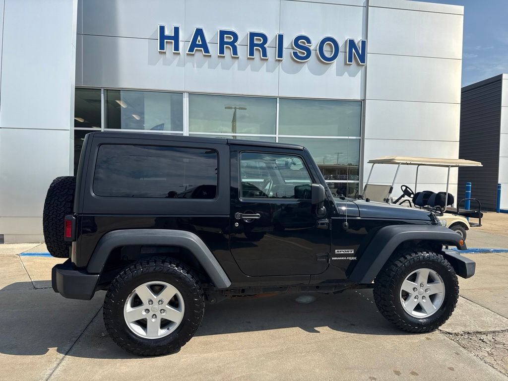 Used 2018 Jeep Wrangler Sport AWD/4WD image 4