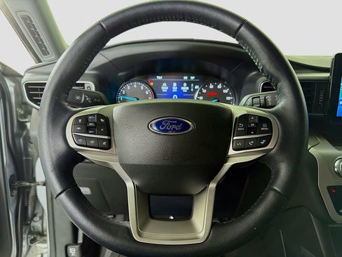 Used 2022 Ford Explorer XLT w/ Equipment Group 202A image 14
