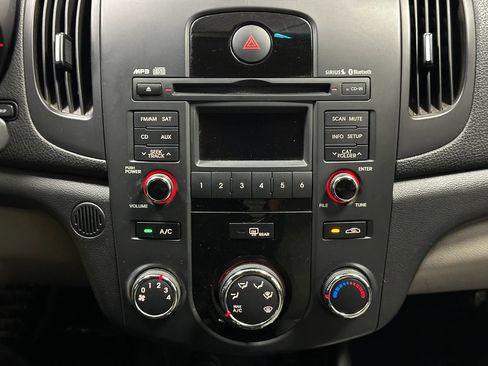 Used 2011 Kia Forte EX image 32