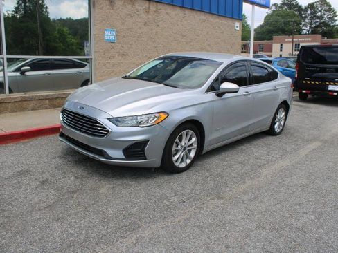 Used 2019 Ford Fusion SE FWD image 3