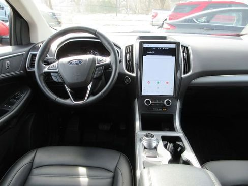 Used 2021 Ford Edge SEL w/ Convenience Package image 4