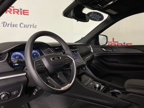 Used 2024 Jeep Grand Cherokee Laredo X w/ Luxury Tech Group I image 13